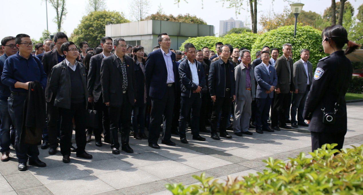 src="/cast/upload/userfiles/image/lzjyjd1.jpg"